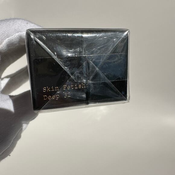 Pat McGrath Labs Skin Fetish Sublime Perfection Foundation Deep 32 35mL Sealed - Picture 2 of 12